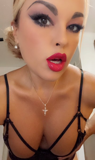 On  #mistress https://t.co/PT7vVhuRNT<a href="/tag/mistress"class="tags">#mistress</a>