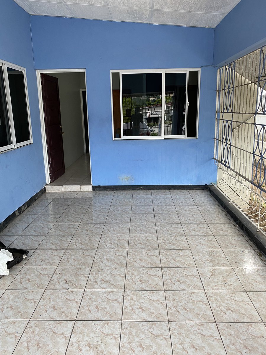 Mexican_876ix's tweet photo. 2 Bedroom
Own bathroom
Own kitchen 
AC in one room
Own varandah space…

65K MUST WALK WITH A PAY SLIP!!

House located off molynes road, close to Hughenden housing scheme.

Retweet and spread the word if can ! https://t.co/acXO4EUGY7