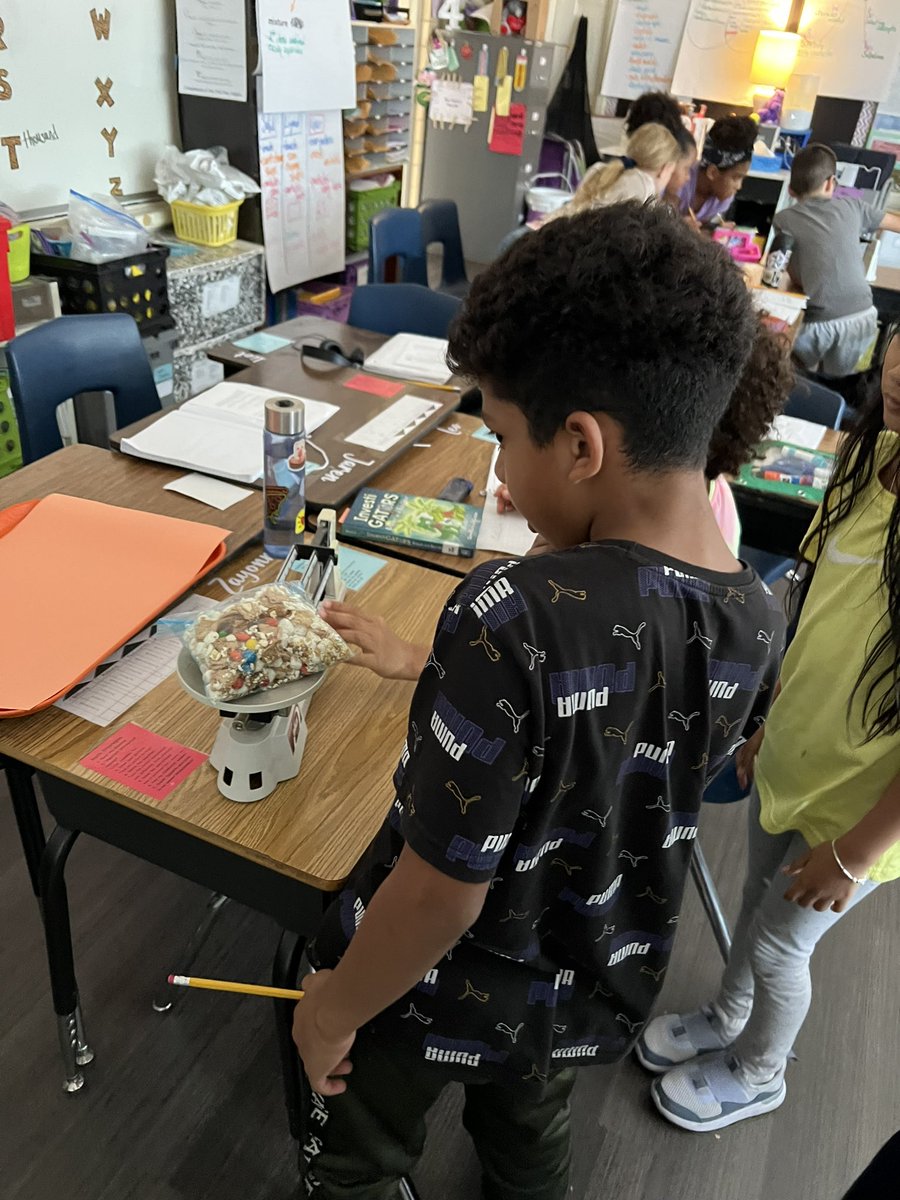 StarnesScholars's tweet photo. What a fun way to end our day! π
We learned the π to separating our mixture and learned how to measure the mass of each one. @gheeagles
#4thgradeROCKS #yumScience https://t.co/QsH0haOF8V