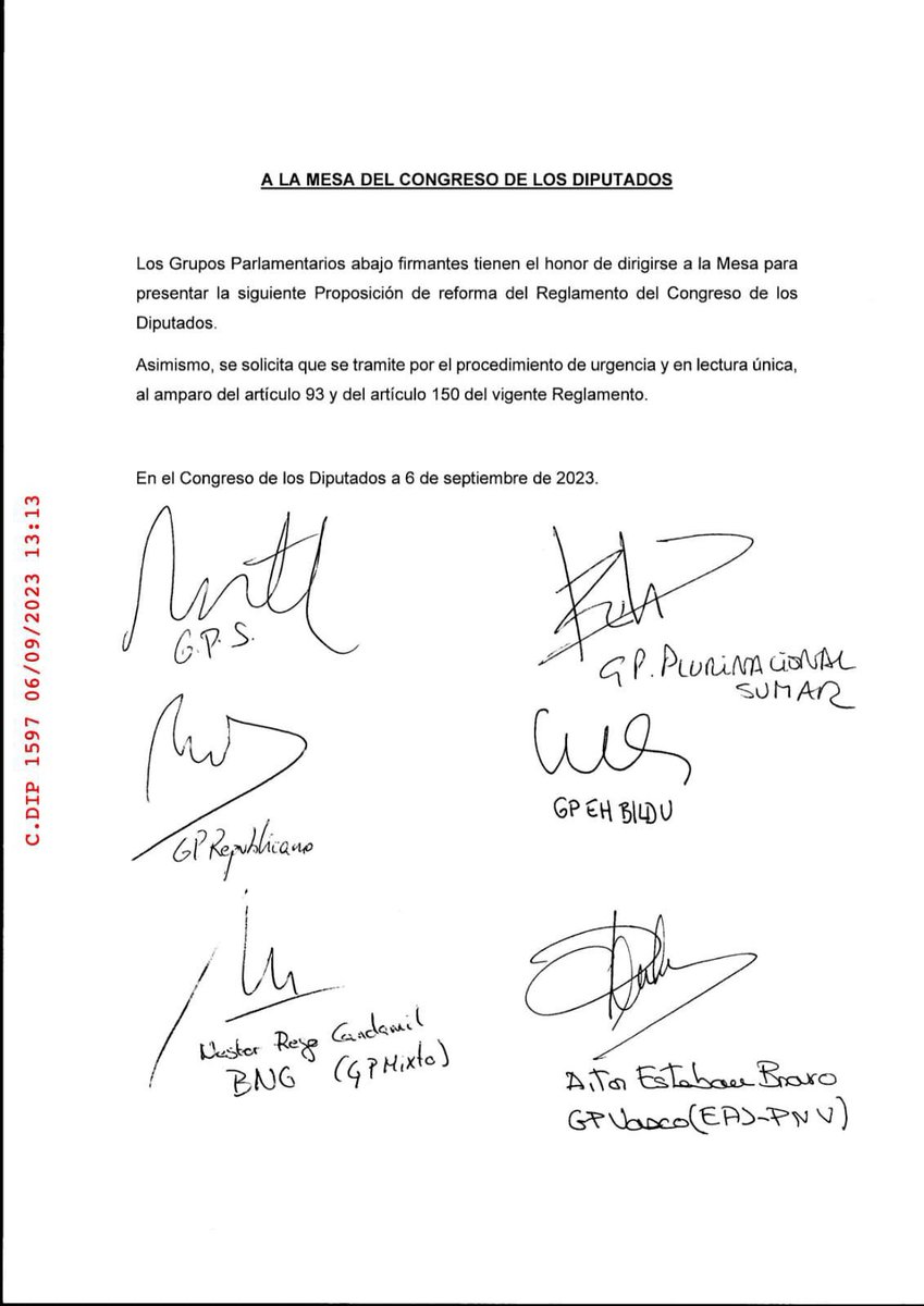 miaioia_r's tweet image. .@xgraset sabent q @JuntsXCat no va signar el document x la Reforma per parlar català al Parlament, fa aparèixer en el seu programa imatges de la Nogueras abans i després del Rufian.
Els esbiaixos a @tv3cat no paren, al TN migdia també són reiterats.
Cal rigor per a bé de  tots!