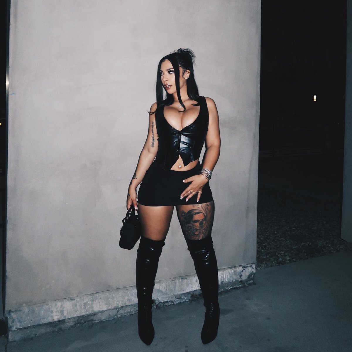 robhimsis's tweet image. Been that bitch 🎲