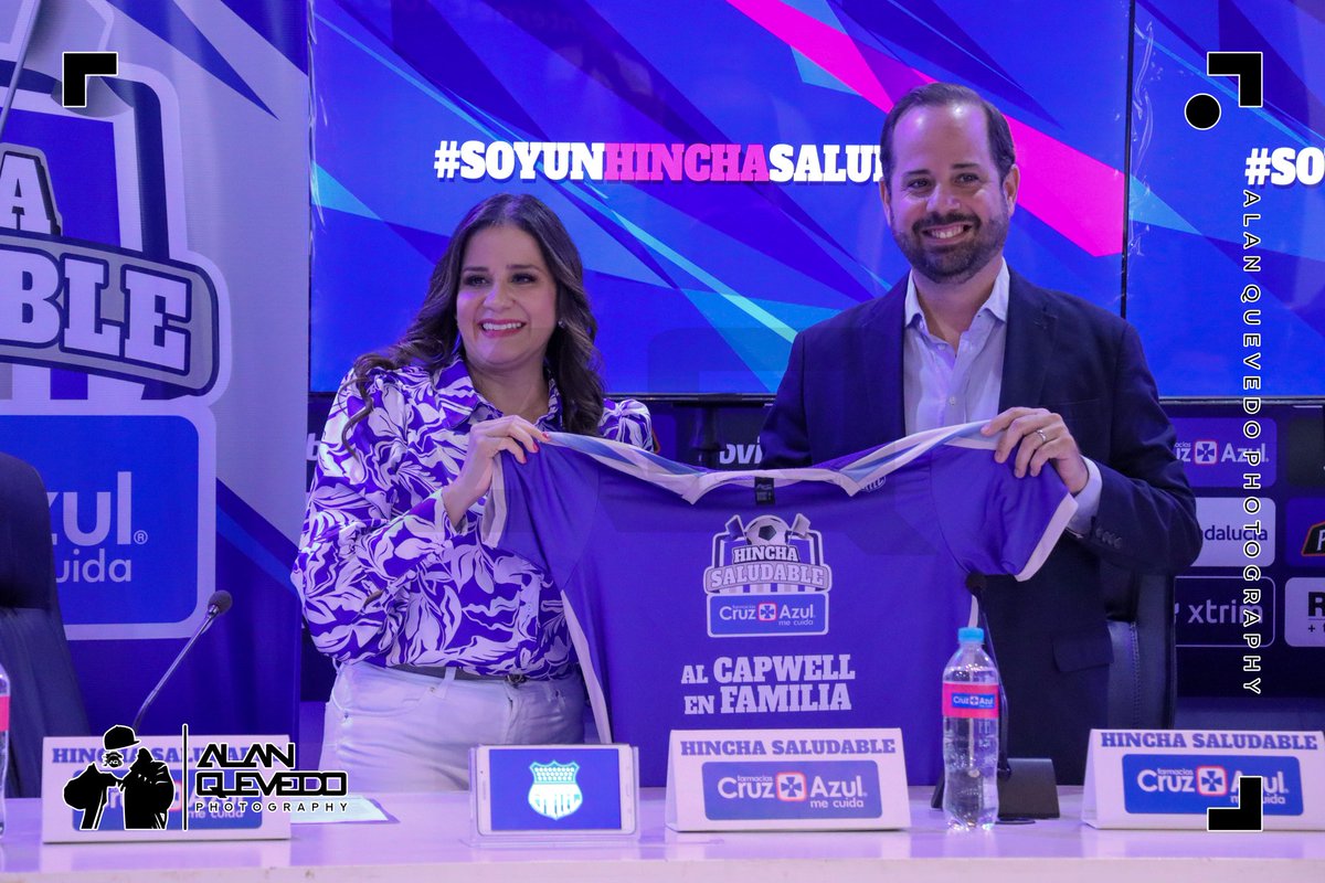 👏🏼 Hoy <a href="/CSEmelec/">Club Sport Emelec</a> se unió a <a href="/cruzazulec/">Farmacias Cruz Azul</a> en la iniciativa #HinchaSaludable para disfrutar el fútbol en paz.

¡Todos juntos #AlCapwellEnFamilia como verdaderos Hinchas Saludables, contamos contigo!💪🏻💙

#TribunaEléctrica 
#SoyUnHinchaSaludable #PorEmelec #Emelec 🤜🏻🤛🏻⚡