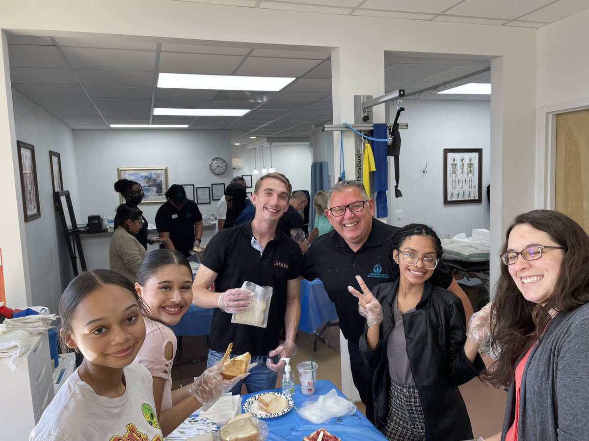 startptnow's tweet photo. Thank you so much to Laurel Mayor Moe, @LaurelPD, @lead_ability, Teen Miss Maryland, @cityoflaurel , the Laurel community, and all of our incredible patients and staff members who made yesterday's #projectpbj a success! 🔥

A special thank you to @shepherds_table as well❤️ https://t.co/xbaSvcXstf