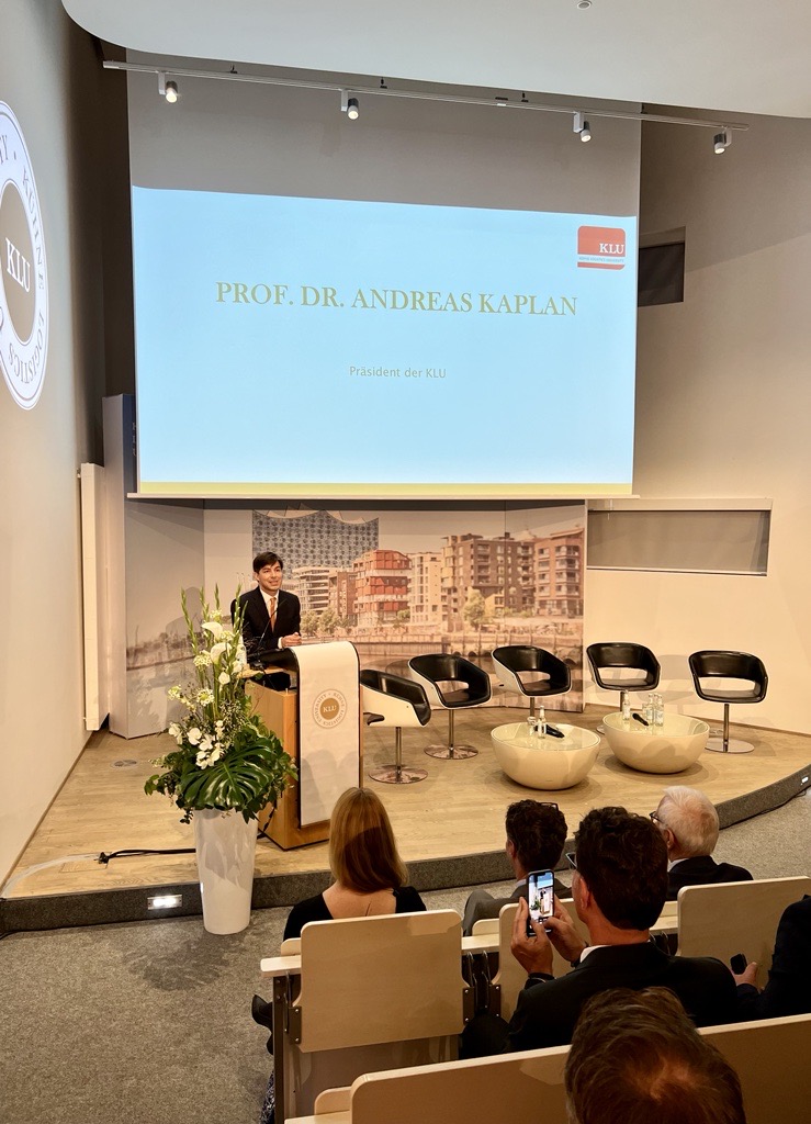 klugloal's tweet photo. Welcome, Professor @andreaskaplan! Today we, the KLU together with friends and supporters from business and politics celebrate the official inauguration of our new President on our Campus.
#myKLU #sustainablelogistics https://t.co/iDrJ3Nzz8e
