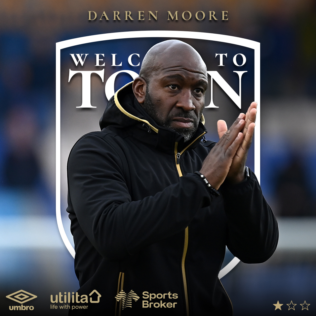 htafc's tweet photo. ✍️ We’re delighted to welcome Darren Moore to Huddersfield Town as our new Manager!

🗣️ Comments from CEO Jake Edwards and Sporting Director Mark Cartwright ⤵️

Welcome to the Terriers, Darren 👋

#htafc
