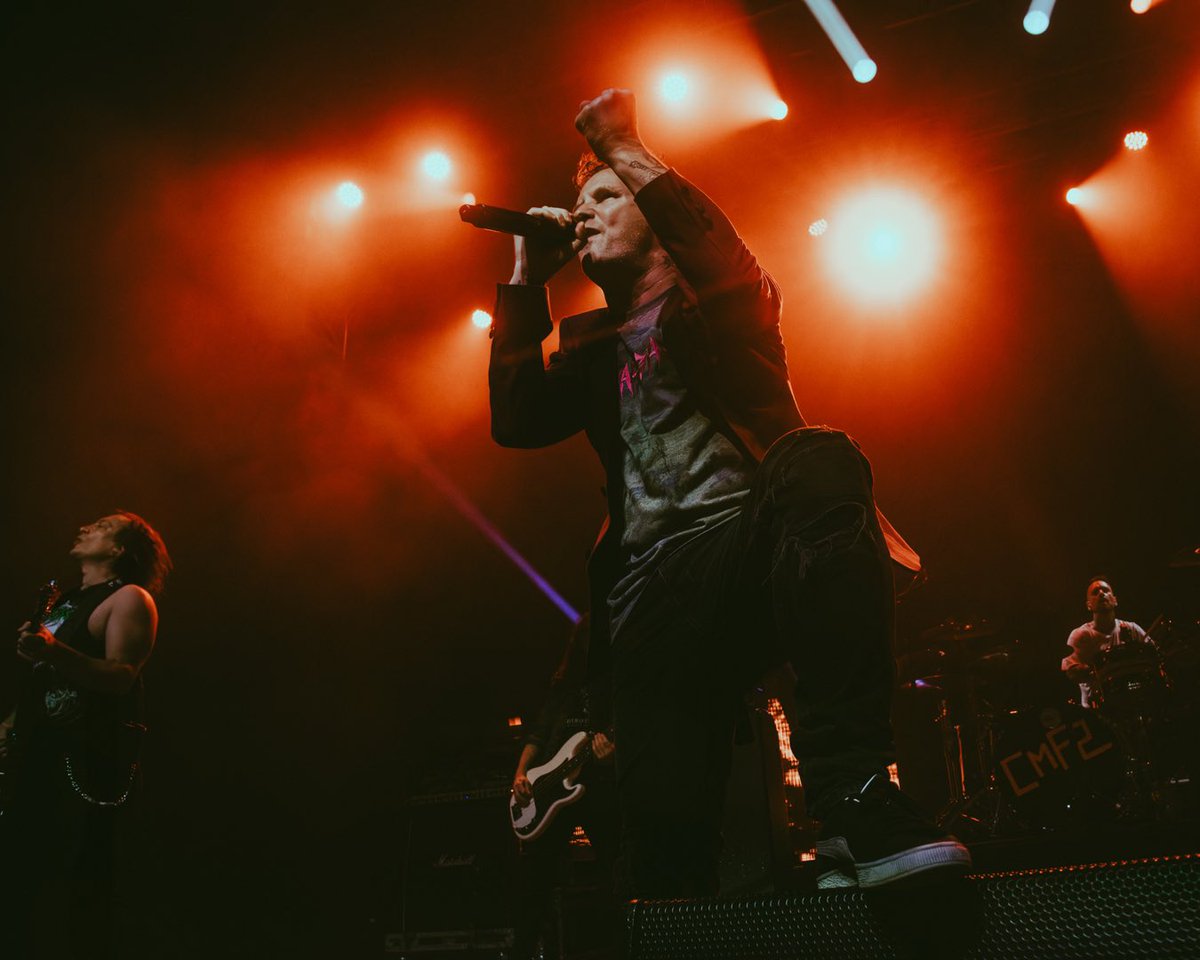 NYNE_Photo's tweet photo. About Tuesday night! @CoreyTaylorRock during his sold out show at @HOBOrlando 🔥

Full coverage #COMINGSOON to our website! 📸

https://t.co/4fOeZTuWMh

@NickyHdezPhoto 

| #CoreyTaylor #CMF2 #ConcertPhotography #BRRF #NYNEPhoto https://t.co/IgjbUDUUxY