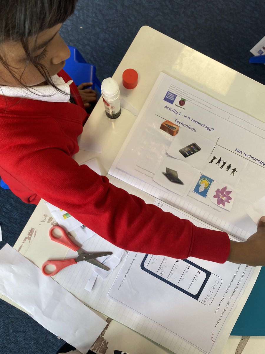 class3stmarys's tweet photo. A great week this week Class 3 looking at what technology is in Computing, we learnt about Florence Nightingale and compared old and new hospitals.
Great letter formation has been seen and drawing our family and why they are important to us. Well done Class 3 @stmarysderby https://t.co/s5bX9PFHAk