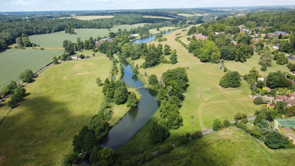 Today is #WorldRiversDay and we hope you managed to celebrate #RiversWeek! Take a moment to appreciate the beauty&importance of rivers. They provide us with 🥤, 🐟🦋, and 🏊‍♂️. We are lucky in the @ChilternsAONB to have 9 rare #ChalkStreams: join the movement&share love for rivers