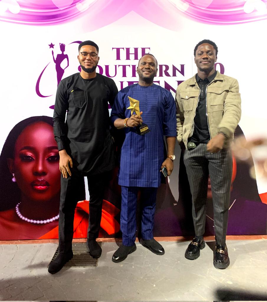 OutboXperience's tweet image. It was an honor to be recognised by @southernawards as the Media Brand of the year. Outbox Experience is committed to changing the world one brand at a time and we have started with the South. We are committed to our goals and to ...

#Outbox #squad #canadaindia Resign NYSC