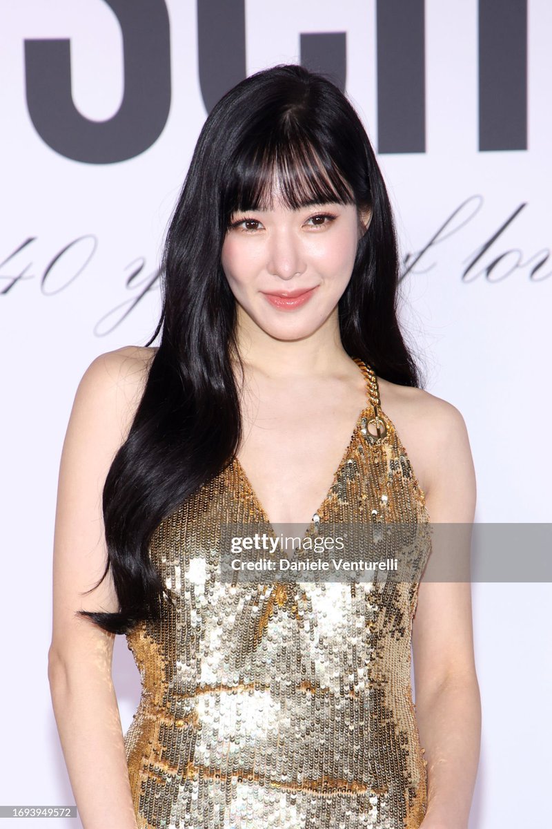 TIFFANY_stagram's tweet photo. [2023.09.22][WEBSITE] from gettyimages - Daniele Venturelli : Moschino - Front Row - Milan Fashion Week - Womenswear Spring/Summer 2024
#TiffanyYoung #티파니 #티파니영 #소녀시대 #TiffanyYoungxMoschino
#Moschino #MoschinoMuses #MoschinoSS24 https://t.co/JJeZgQcXbD