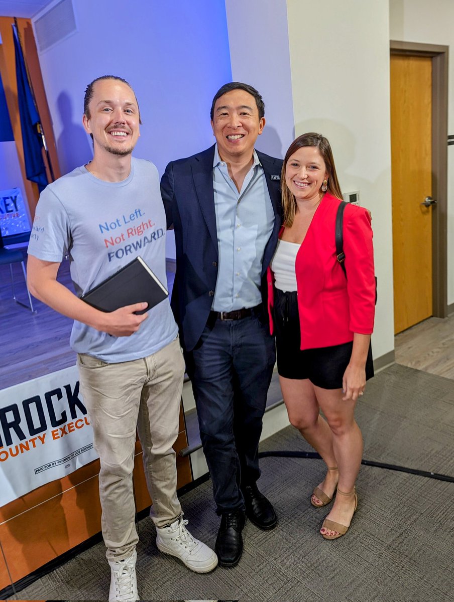 Thrilled to meet @Fwd_Party's   @AndrewYang—a true inspiration who has had a profound impact on my journey as an entrepreneur & human being. Thanks for celebrating our engagement, Andrew. Grateful for the transformative values of the #ForwardParty. Let's move the country - and…