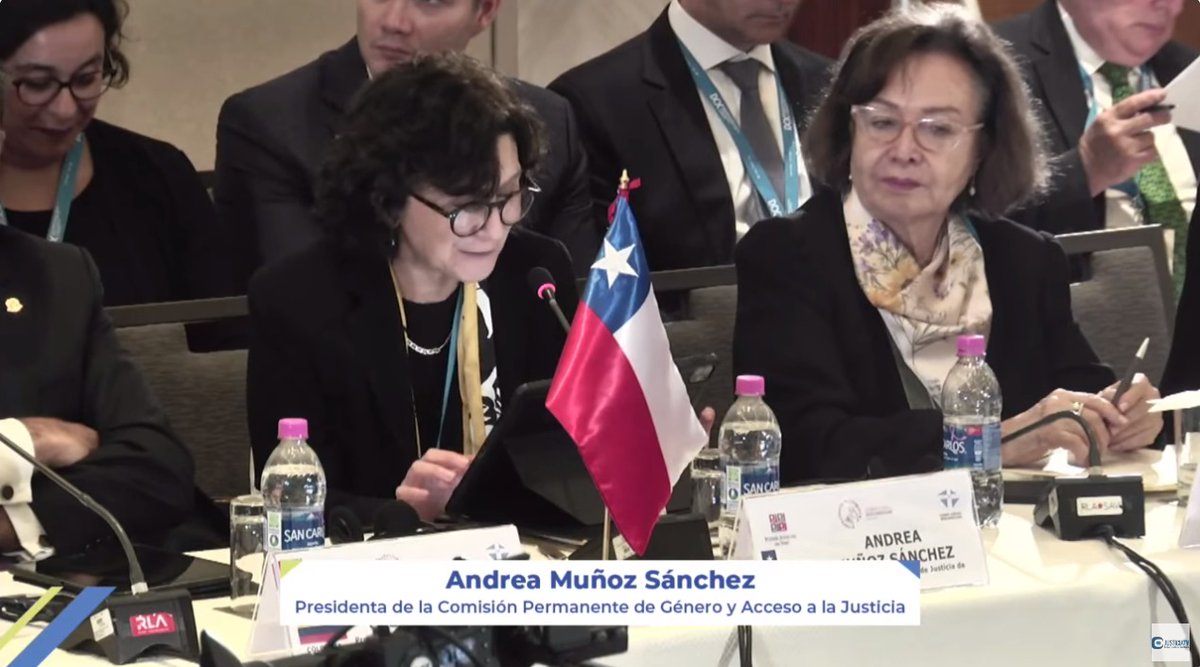 AHORA: Ministra Andrea Muñoz (Chile), en su calidad de presidenta de la Comisión de Género y Acceso a la Justicia, da cuenta del trabajo realizado en el bienio de su mandando ante la Asamblea Plenaria de la XXI Edición de la Cumbre Judicial Iberoamericana en Lima, Perú
