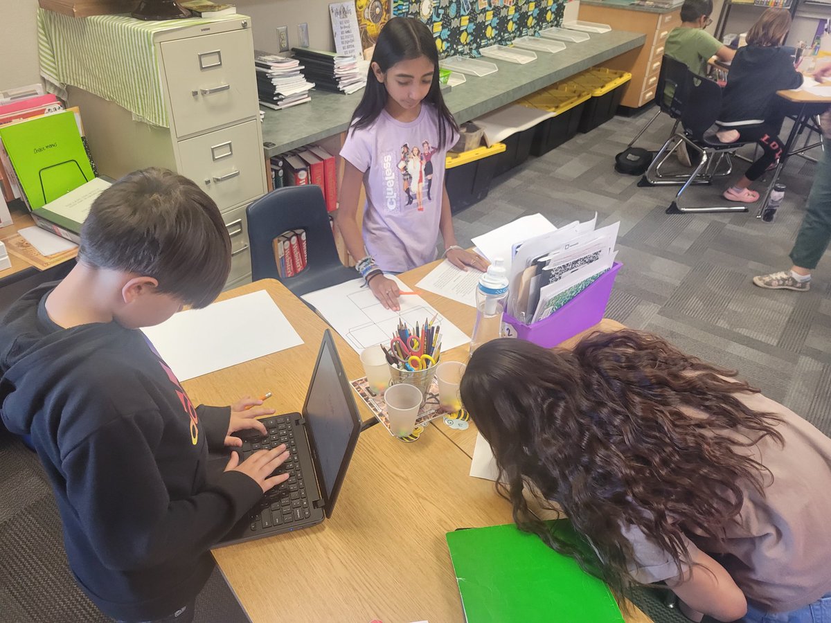 MomentBulb's tweet photo. @BesdGifted @WestParkWolves_ gifted cluster 5th graders created choice products about environmental changes that affect organisms. #buckeyegufted #gifted https://t.co/8lyM1I6uXO