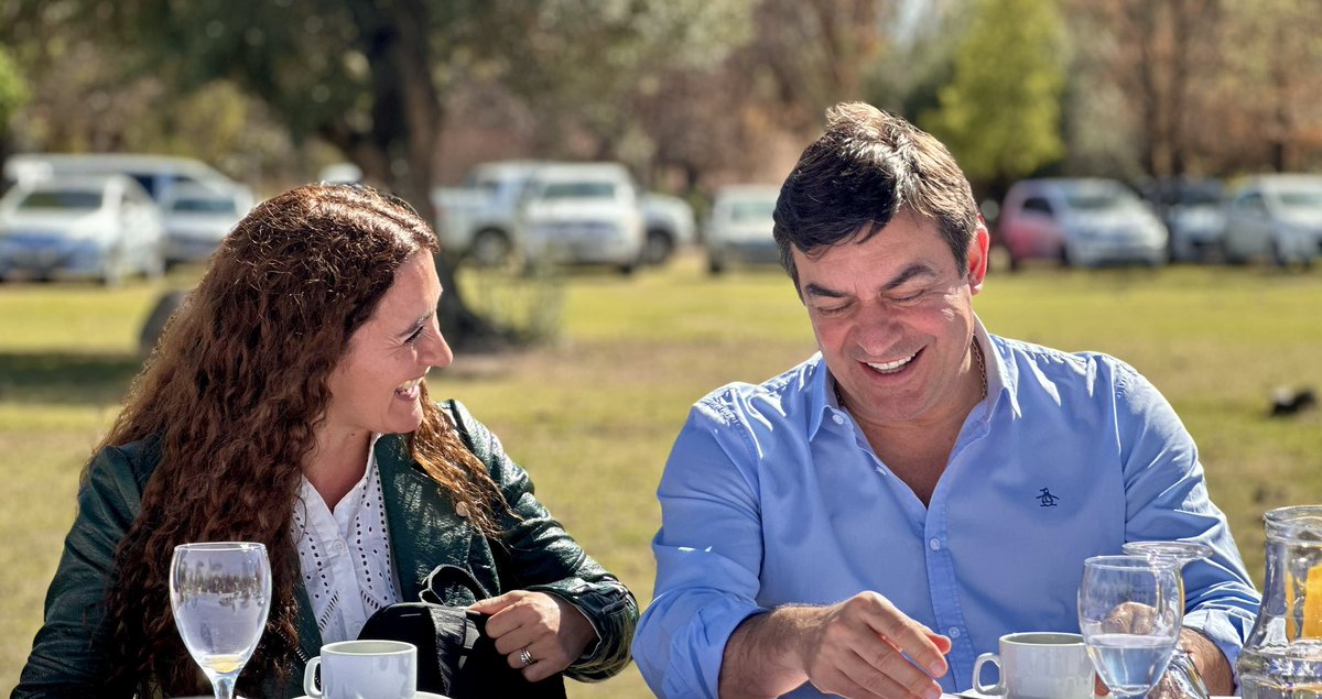 omardemarchi's tweet photo. Ahora en Maipú

Arranqué el día con Valeria Gimenez del Partido Verde, Gabriel Caredu de Cambia Ya, Isaías Currenti del Mov. Alfonsinista, Gustavo DeBlas, José Rivas y Alberto Berton de Participar y Luis Argüello. https://t.co/3iZXh0YDhS