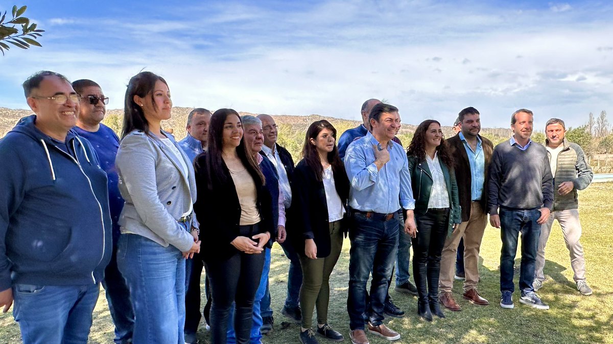 omardemarchi's tweet photo. Ahora en Maipú

Arranqué el día con Valeria Gimenez del Partido Verde, Gabriel Caredu de Cambia Ya, Isaías Currenti del Mov. Alfonsinista, Gustavo DeBlas, José Rivas y Alberto Berton de Participar y Luis Argüello. https://t.co/3iZXh0YDhS