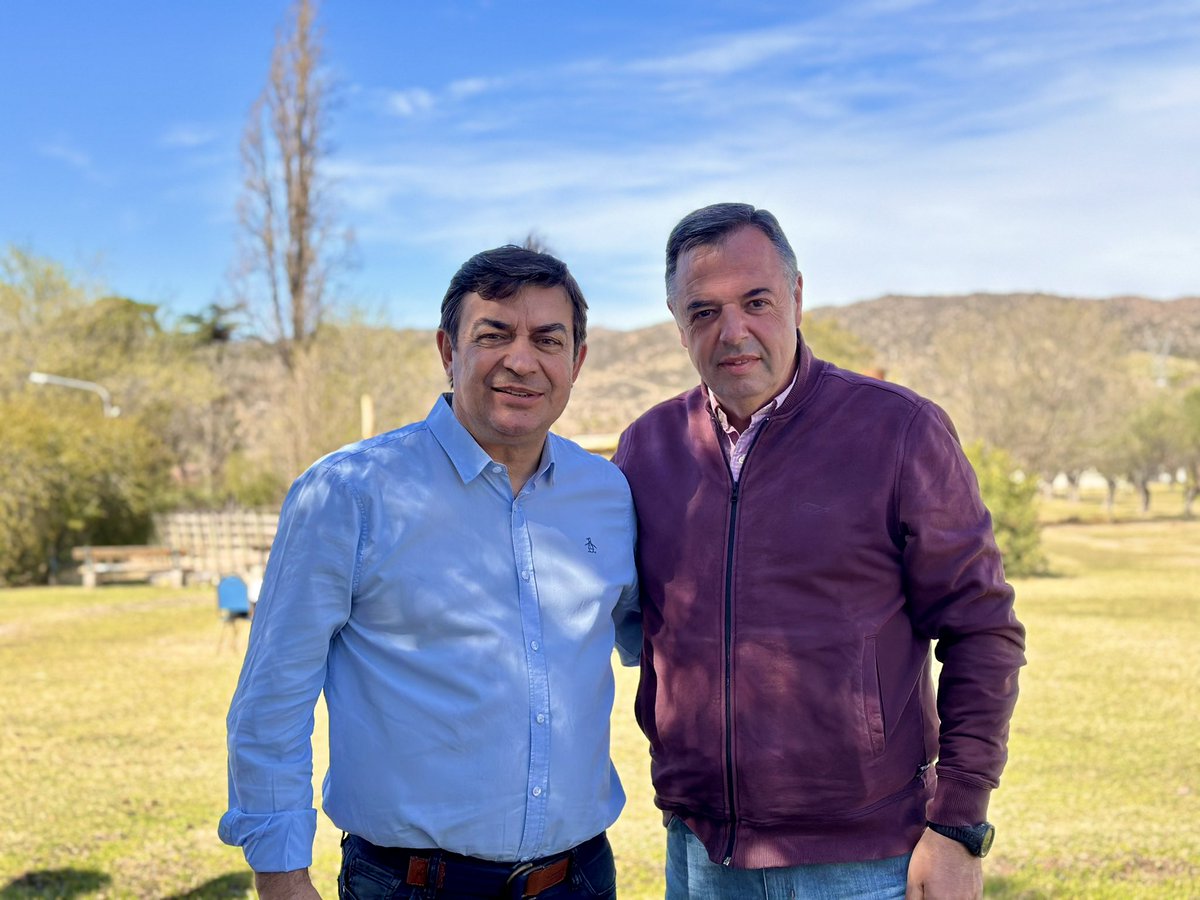 omardemarchi's tweet photo. Ahora en Maipú

Arranqué el día con Valeria Gimenez del Partido Verde, Gabriel Caredu de Cambia Ya, Isaías Currenti del Mov. Alfonsinista, Gustavo DeBlas, José Rivas y Alberto Berton de Participar y Luis Argüello. https://t.co/3iZXh0YDhS