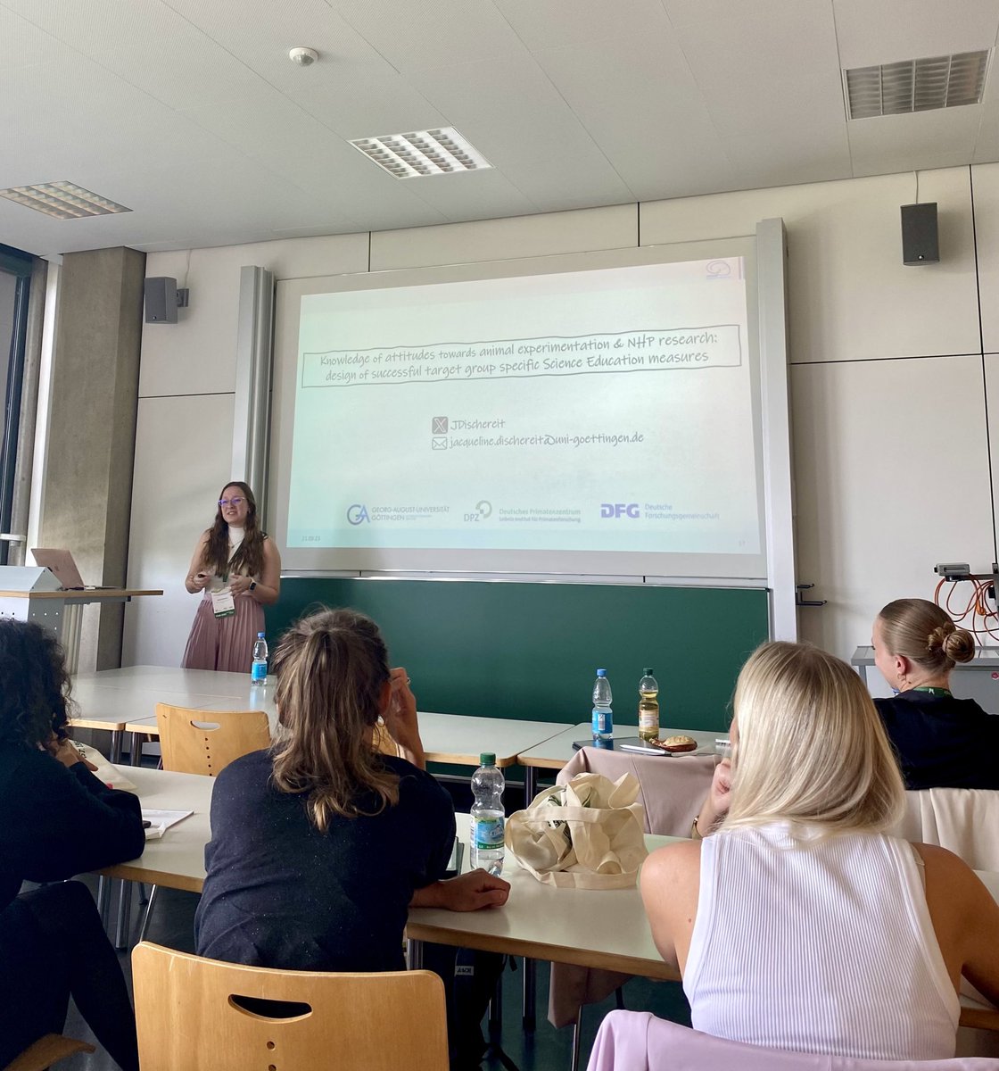 …much fun presenting my @sfb1528 research on attitudes towards #animalexperimentation at the #fddb2023. Thanks to everyone for joining our awesome session on #SSIs! 🤓 @uniGoettingen @VBIOeV