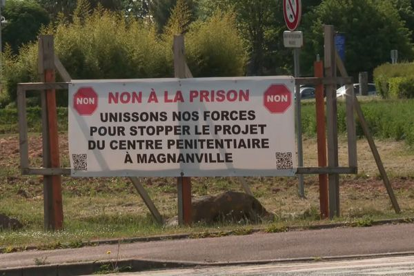 France3Paris's tweet image. Projet de prison à Magnanville : un document qui fâche
france3-regions.francetvinfo.fr/paris-ile-de-f…
#prison #protestations