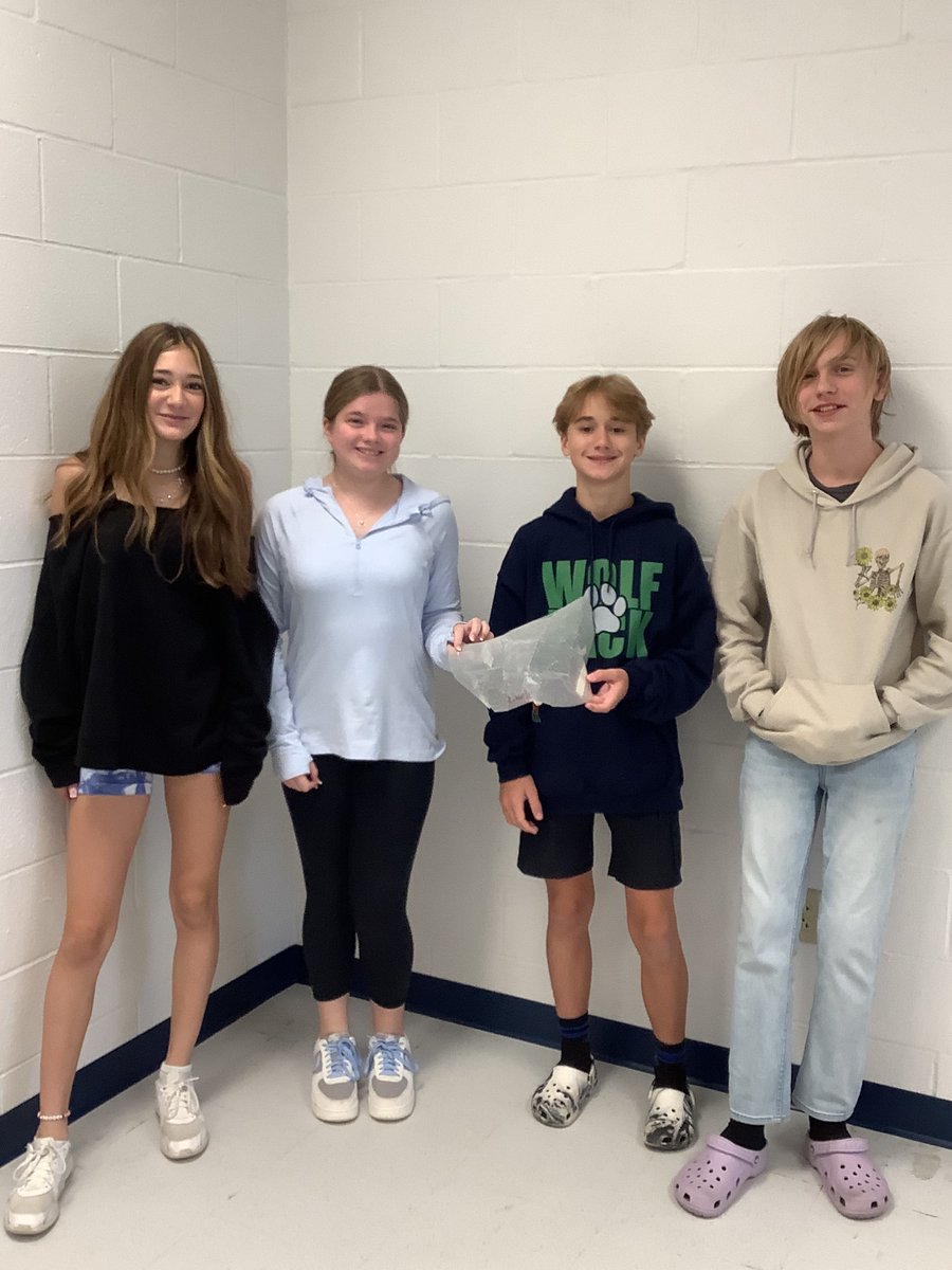 Ms_Steger's tweet photo. Parachute Engineering Design
Student's learned that surface area was an important part of how they designed their parachutes. This groups had the longest drop time of all classes.  Good designing, Team! https://t.co/2EfCbHpfAp