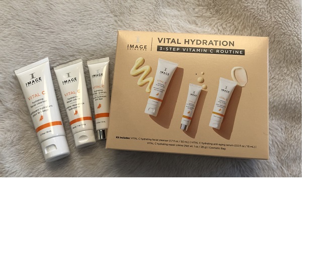 Image Skincare | Vital C Hydration 3 Step Vitamin C Routine 
Hand luggage, travel sized skincare for dry, sensitive, post-treatment skin recovery
brightens, hydrates and smooths
dianenivern.com/product/image-… 
#skincaretips #SkincareRoutine