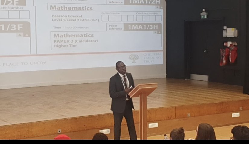 The rain didn’t put off any parents from attending our Yr 11 information and academic support evening. Thank you parents and pupils for your attendance.