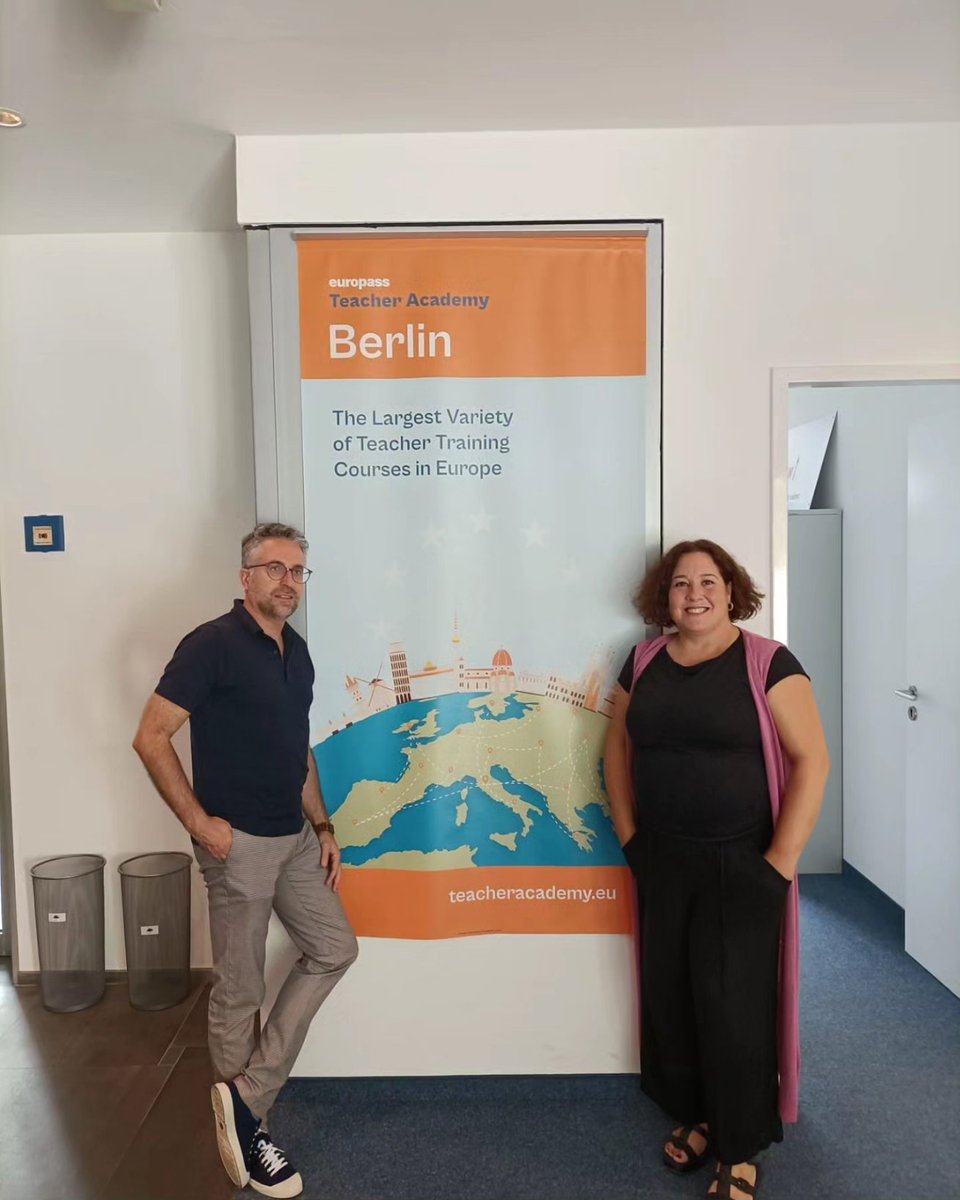 Seguimos creciendo y mejorando. Dos de nuestros profesores de inglés se encuentran en Berlín realizando un curso del programa Erasmus plus:21st century skills for teachers andstudents. <a href="/sepiegob/">SEPIE</a> <a href="/erasmusplus/">ERASMUS+</a>