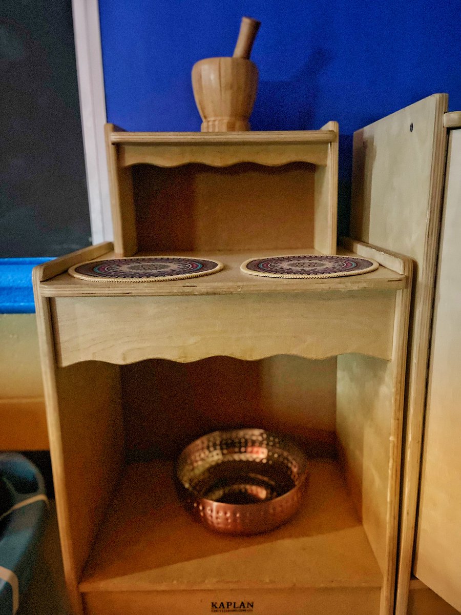 MsJiJionline's tweet photo. expanding children's awareness of diversity through new materials in the home area that supports culture
#EarlyLearning with #Toddlers at #PLASP
#HighScope #KeyDevelopmentalIndicators #KDI E22 @PLASP_CCS https://t.co/cjaSde0SMr