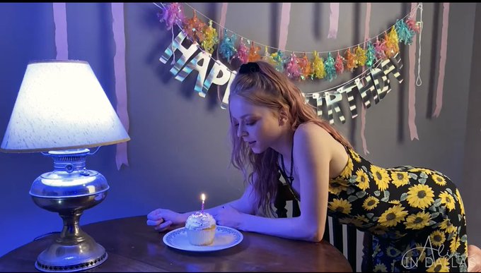 What did I wish for? 🎂🎁🎉 https://t.co/9pyRusjEfb