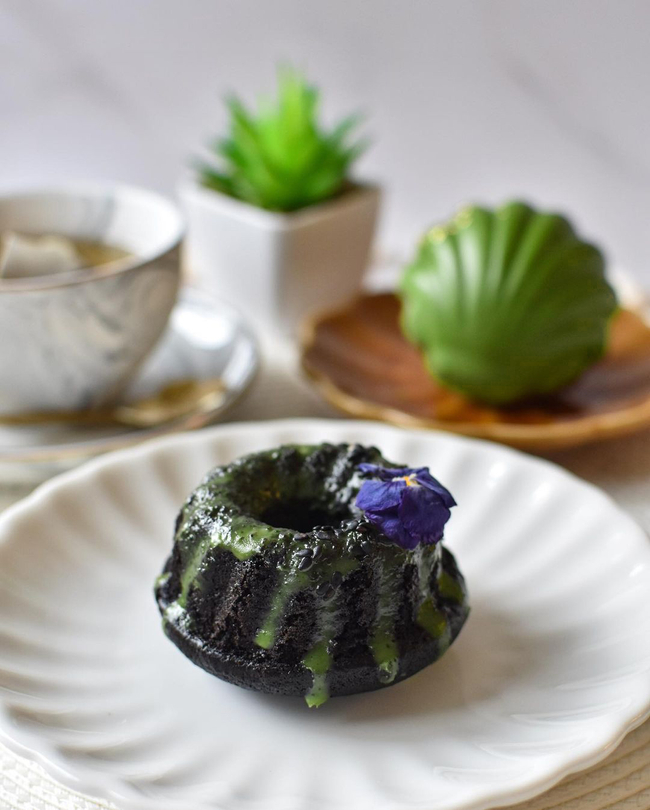 Matchaeologist's tweet photo. โจ Life is better with freshly baked #MatchaCookies! ๐ Who else would love to receive this mouthwatering #Matcha Bake Box beautifully captured by @ mysweetlittletooth?! We challenge you to make your own matcha cookies at home! ๐ https://t.co/SYBPORllrE https://t.co/VapPgOZz0P