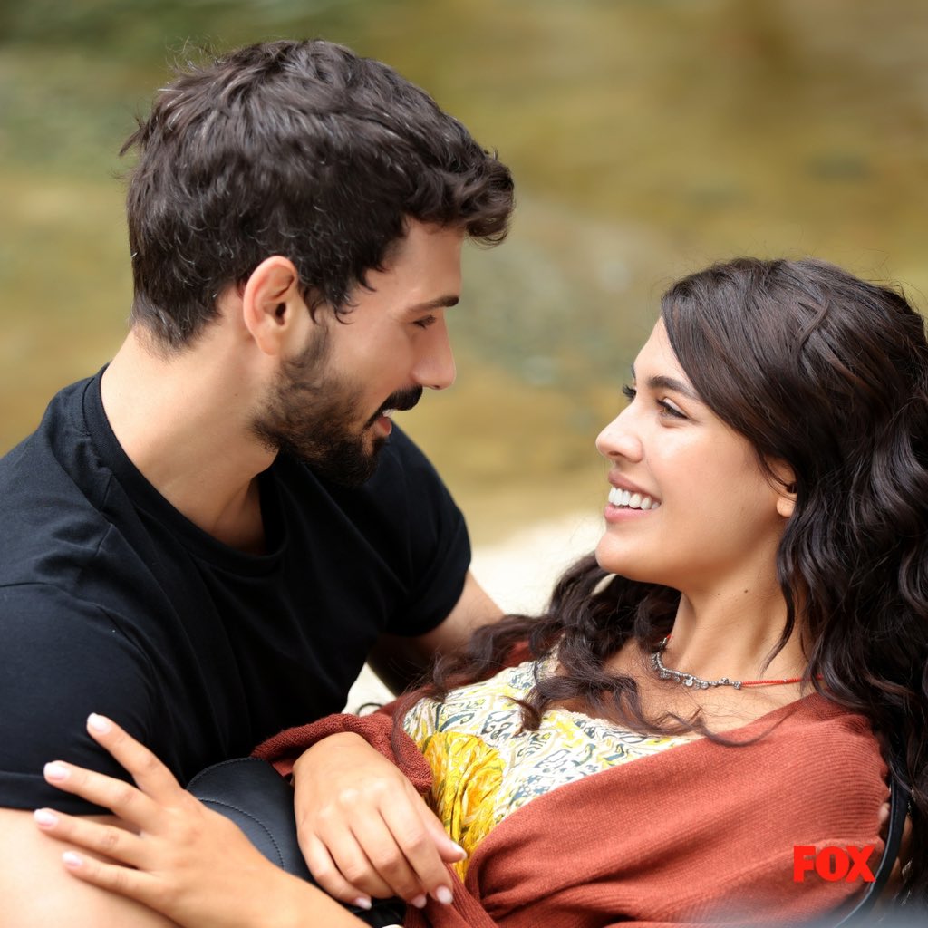 #HudutsuzSevda ilk bölümüyle @foxturkiye’de başladı! 🔥💙