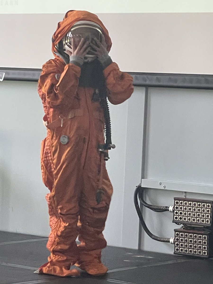 Amazing visit from UK Space Agency today! Thank you. The pupils loved the informative presentation, and making their own rockets 🚀 think some of them are still on the school roof! Sorry <a href="/IDSHeadteacher/">Mrs Owen</a> 😂