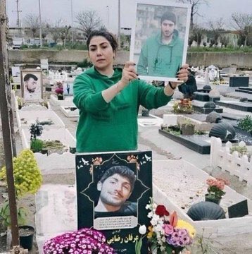 Bestynisha's tweet photo. سالگرد جگرگوشه‌هاشونه و این سه تا مادر دادخواه تو مازندران بازداشتن،
معصومه آذری مادر #حنانه_کیا
فرزانه برزه‌کار مادر #عرفان_رضایی 
مهسا یزدانی مادر #محمدجواد_زاهدی 

صداشون باشیم که امیدشون به ماست
#زن_زندگى_آزادی #مهسا_امينی https://t.co/WXbXcUqKbd