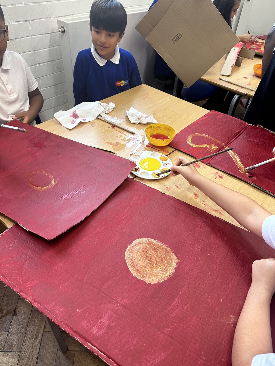 AlexprimaryN22's tweet photo. Y4 loved exploring the Romans in their history lesson. Well done for being so creative with your own Roman shields. πΊποΈπ‘οΈ #History #D&T #Romanshields https://t.co/HnDRONyQtF