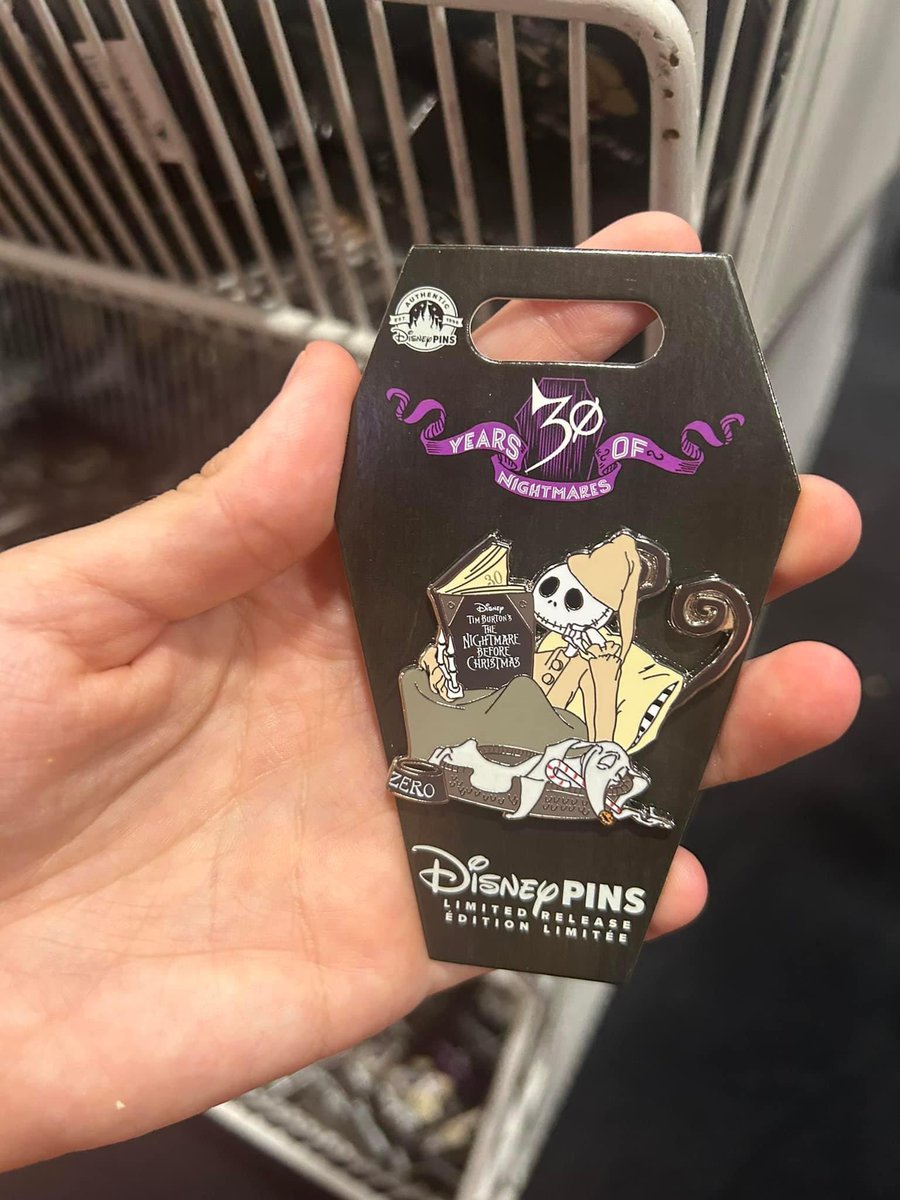 ShopMouseToGo's tweet image. Pin update. Shipping
starts at 4.50.
Please message for ordering or with special requests. #disneypins