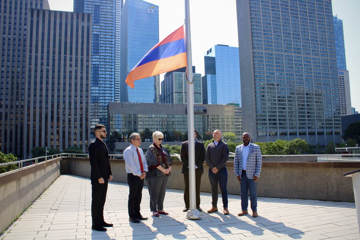 shelleycarroll's tweet photo. Today, I joined @ANCToronto for the flag raising at Nathan Phillips Square in honour of #ArmenianIndependenceDay. We are flying the flag at half mast for those who have fallen in the recent attacks in Artsakh. Toronto stands with our Armenian community 🇦🇲 https://t.co/s9JdrhNFl3