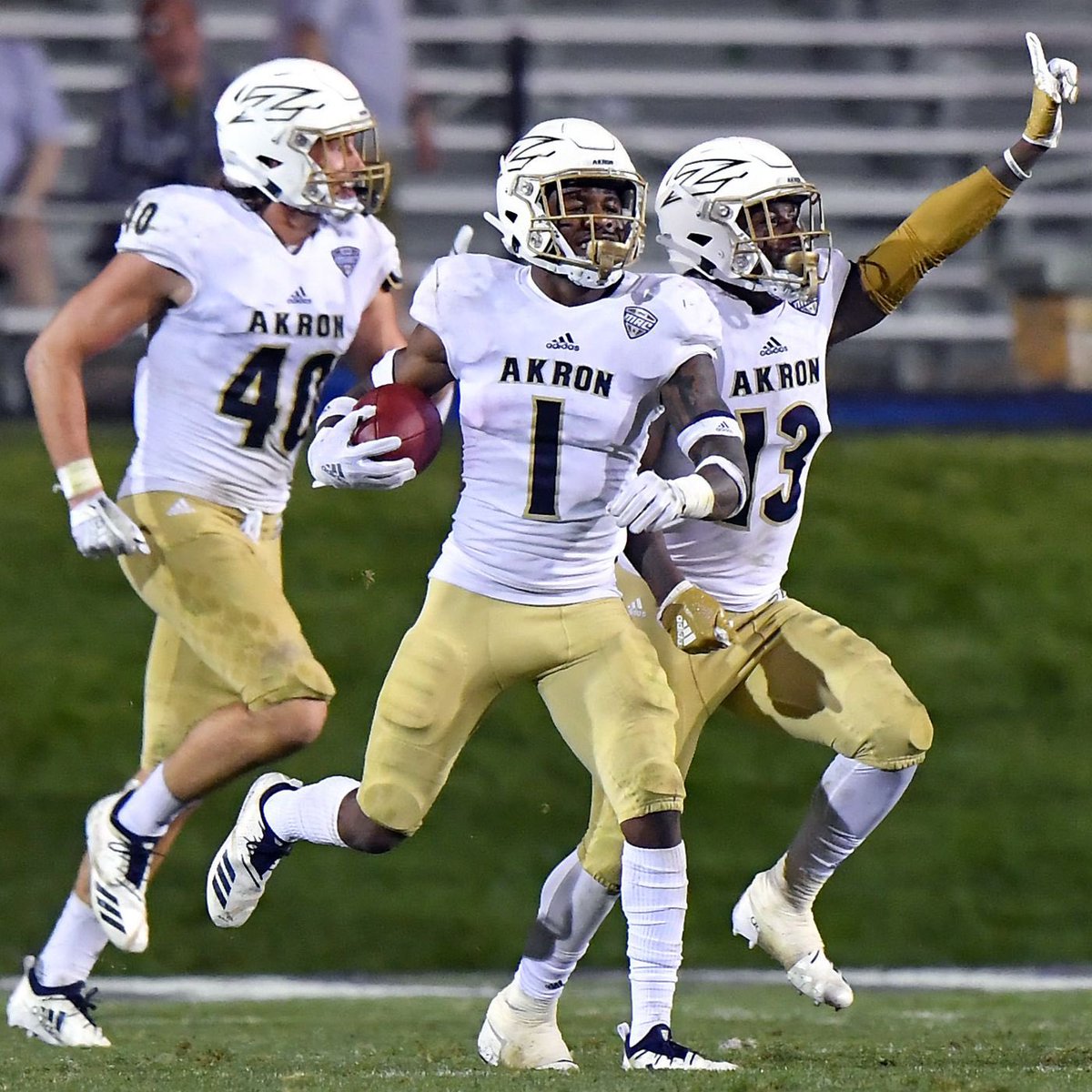 LJ Hewitt 🇯🇲 tweet media