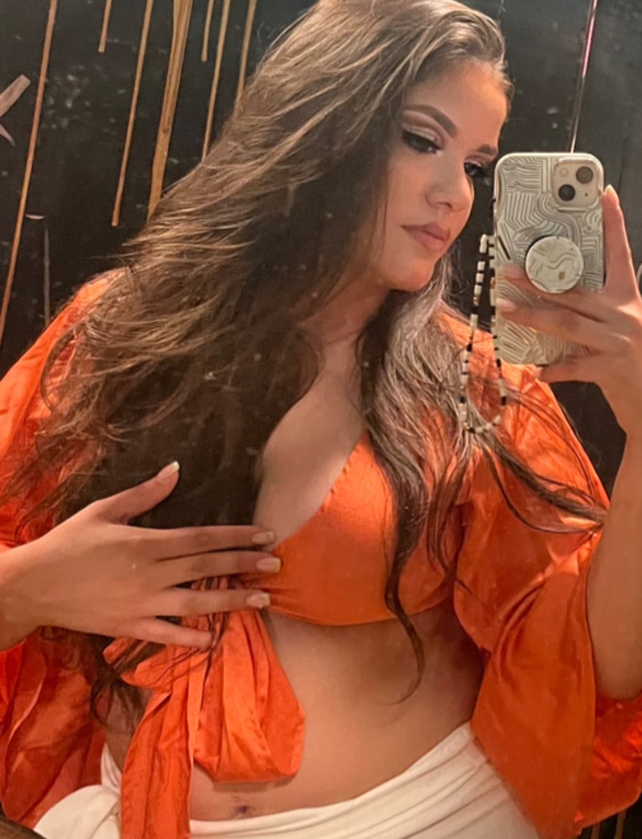 desssslu's tweet photo. 🤳🏽 https://t.co/hMbBYP4PNW