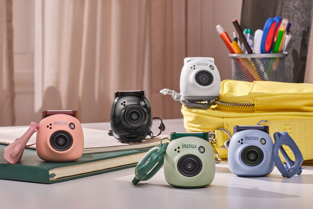 AP_Magazine's tweet photo. Fujifilm releases Instax Pal, its first all-digital instant camera: https://t.co/CgLustW7YP

@instaxHQ

📷 Fujifilm https://t.co/mIovcoQ16t