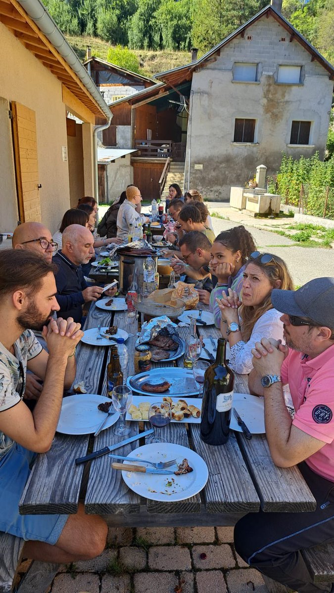 Just back from a wonderful scientific retreat in the French Alps with all group members ! Great science and great fun 🤩