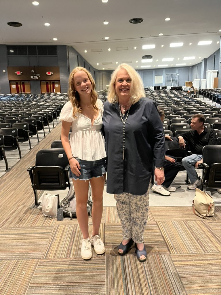 Thank you so much to Ms. Beverly for coming out and speaking at our meeting today! She talked about her work at the Ronald McDonald House and the impact that Bearden Key Club has for their families. This year, we are predicted to surpass $25,000 raised for Ronald McDonald House!