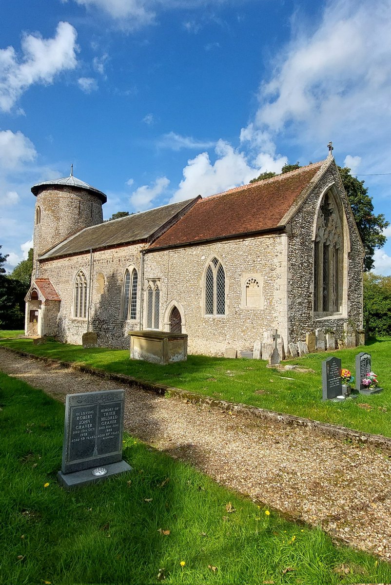 mycathardy's tweet photo. St. Nicholas at Shereford. I have a soft spot for this early Norman parish church. #churches #Norman #roundtowers #norfolk https://t.co/TNnKXN6kL4