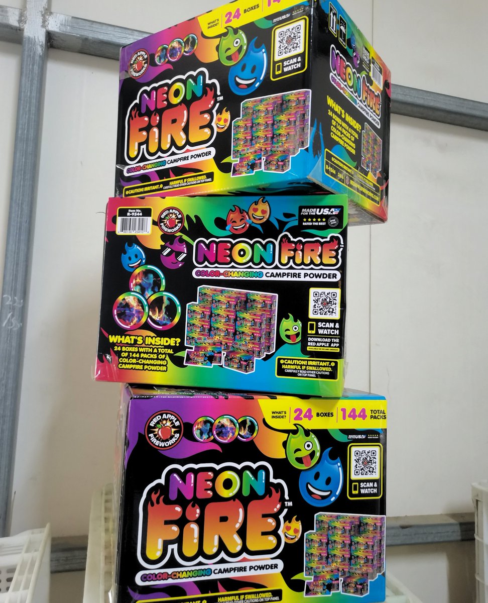 redapplefw's tweet photo. 🚨🔜 Coming soon from the Red Apple® design team! Neon Fire™ Color-Changing Campfire Powder!
#welovefireworks® #litAF™ #redapplefireworks #fireworks #camping #makeitloud™ #bringtheboom™ #ColorfulCampfires #neonfire #campfire #colorchangingfire #colorfire
https://t.co/AwqDkjR5bD