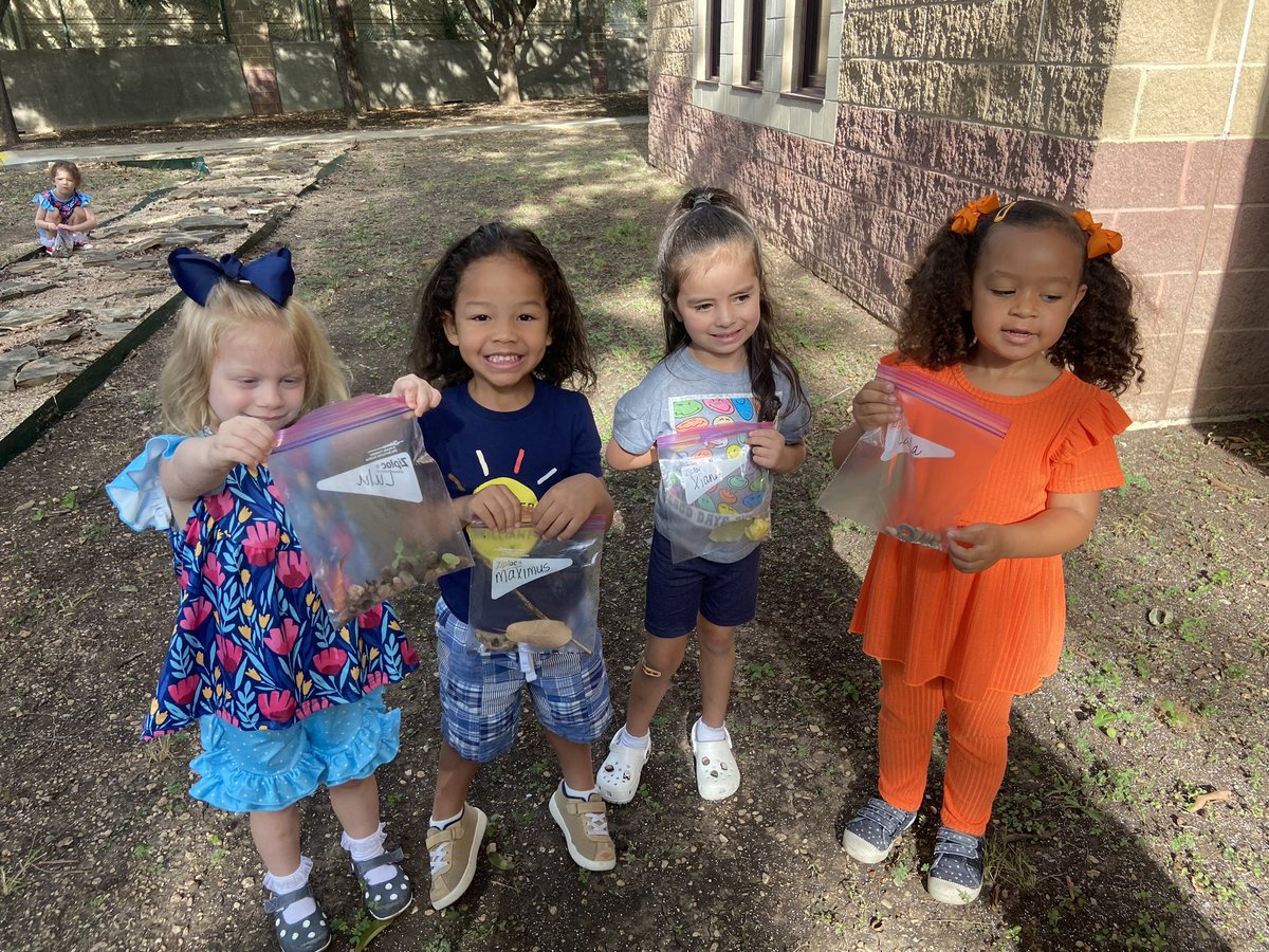 MrsBurnsPreK's tweet photo. Observing and describing on our nature walk this morning! 🍂🍀🌼 @NISDLeonSprings https://t.co/76g7gaPMfm