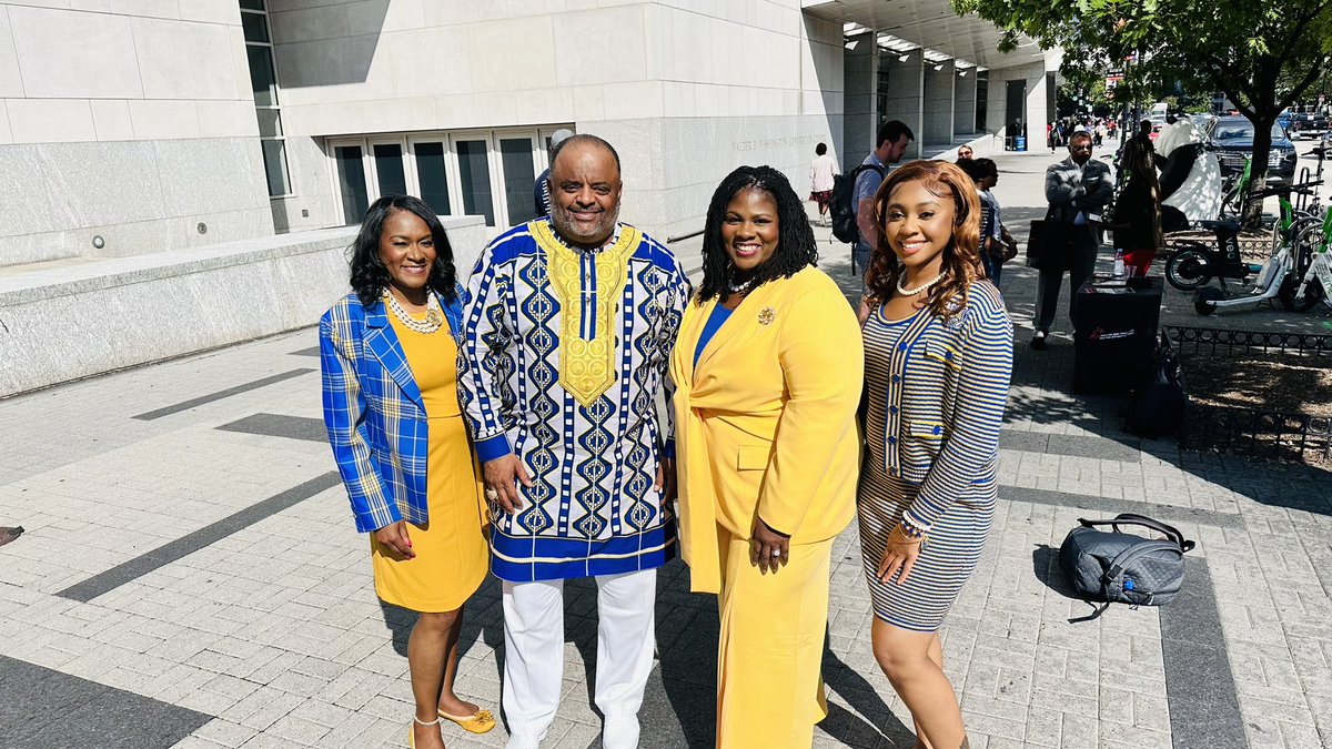 SGRho's tweet photo. International Grand Basileus Rasheeda S. Liberty, International First Grand Anti-Basileus Marica Harris, and International Second Grand Anti-Basileus Samaria Robinson and @rolandsmartin at the @cbcfinc 2023 Annual Legislative Conference. 

#SigmaGammeRho #Greater #ALC52 #CBCF https://t.co/rKaNBK9rTe