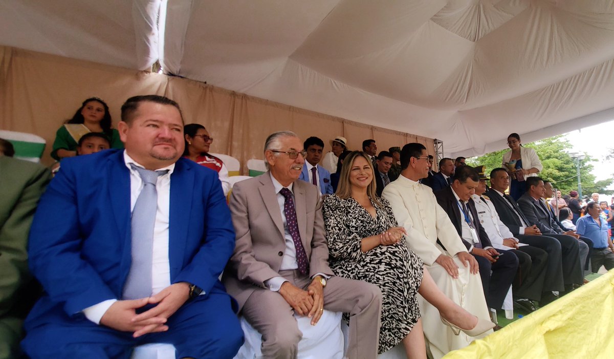 CarlosMendozaEc's tweet photo. Hoy nos reunimos para celebrar un momento histórico en la vida de nuestra querida parroquia de Charapotó. Con alegría y gratitud, conmemoramos 489 años de fundación, un hito que ha marcado la identidad y el progreso de esta productiva tierra. https://t.co/HRgtgBsNdq