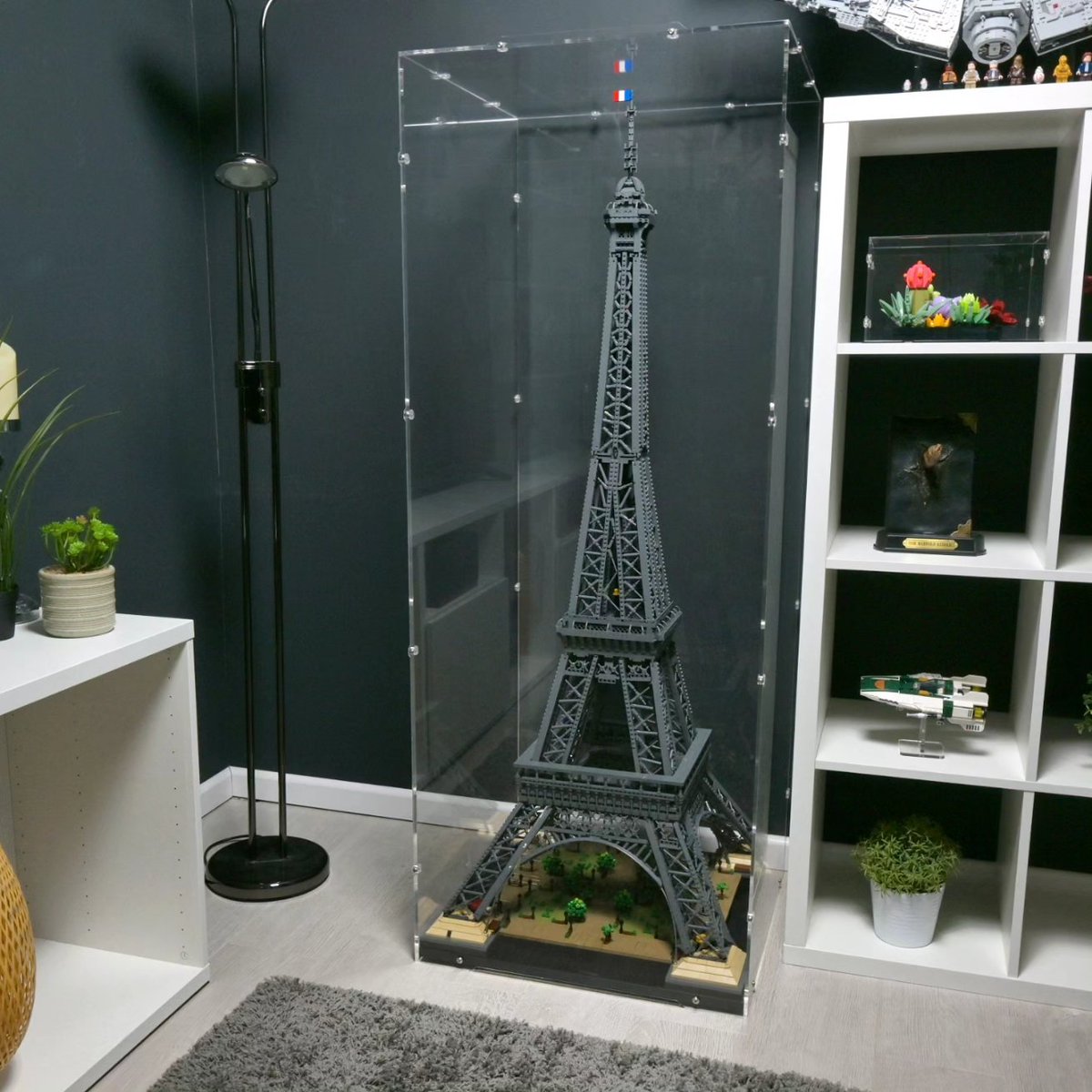 idisplayit's tweet photo. Anyone want to rebuild it for us? 🙈
We are impressed that this was the only LEGO set that broke on us during transport to our new offices!
#lego #legodisplay #legoeiffeltower #eiffeltower #legodestruction #brokenlego #legofail #timetorebuild https://t.co/mDEgXS8srW