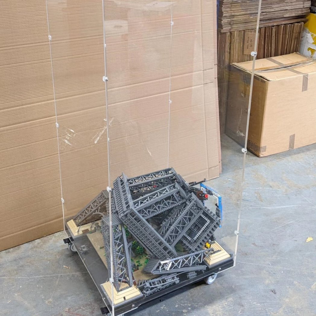idisplayit's tweet photo. Anyone want to rebuild it for us? 🙈
We are impressed that this was the only LEGO set that broke on us during transport to our new offices!
#lego #legodisplay #legoeiffeltower #eiffeltower #legodestruction #brokenlego #legofail #timetorebuild https://t.co/mDEgXS8srW