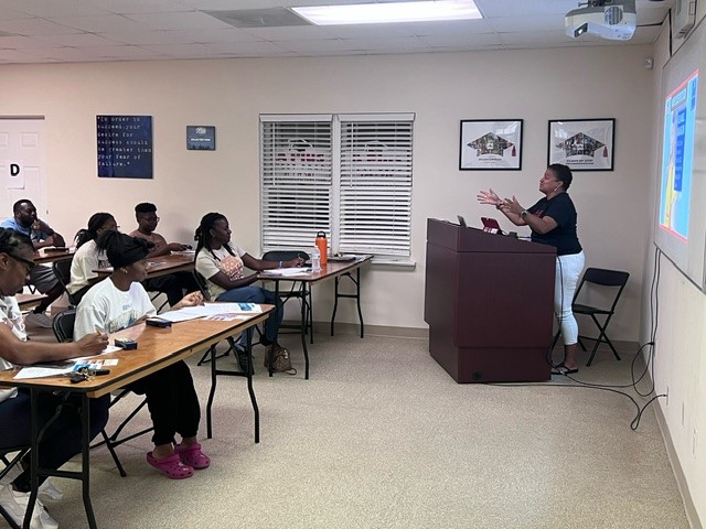 EchsJdc's tweet photo. JDCECHS parents &amp; students attended a wonderful &amp; informative session at APlus Test Prep to learn about upcoming changes to the PSAT &amp; to get valuable information on preparing &amp; assisting our students in grabbing their shares of the $300 million available in college scholarships. https://t.co/l84kCyJPz3