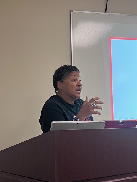 EchsJdc's tweet photo. JDCECHS parents &amp; students attended a wonderful &amp; informative session at APlus Test Prep to learn about upcoming changes to the PSAT &amp; to get valuable information on preparing &amp; assisting our students in grabbing their shares of the $300 million available in college scholarships. https://t.co/l84kCyJPz3