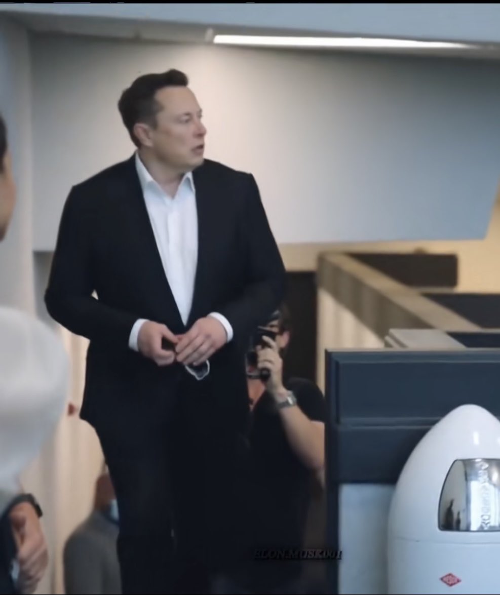 ScreesGraphy's tweet photo. Hey! Just a question does anyone know where this scene is from? I see it always in edits but I don’t know from which video it is.

#ElonMusk #elonmusk @elonmusk @EvasTeslaSPlaid @cb_doge @ElonMuskPD https://t.co/jNR9D7eKzU
